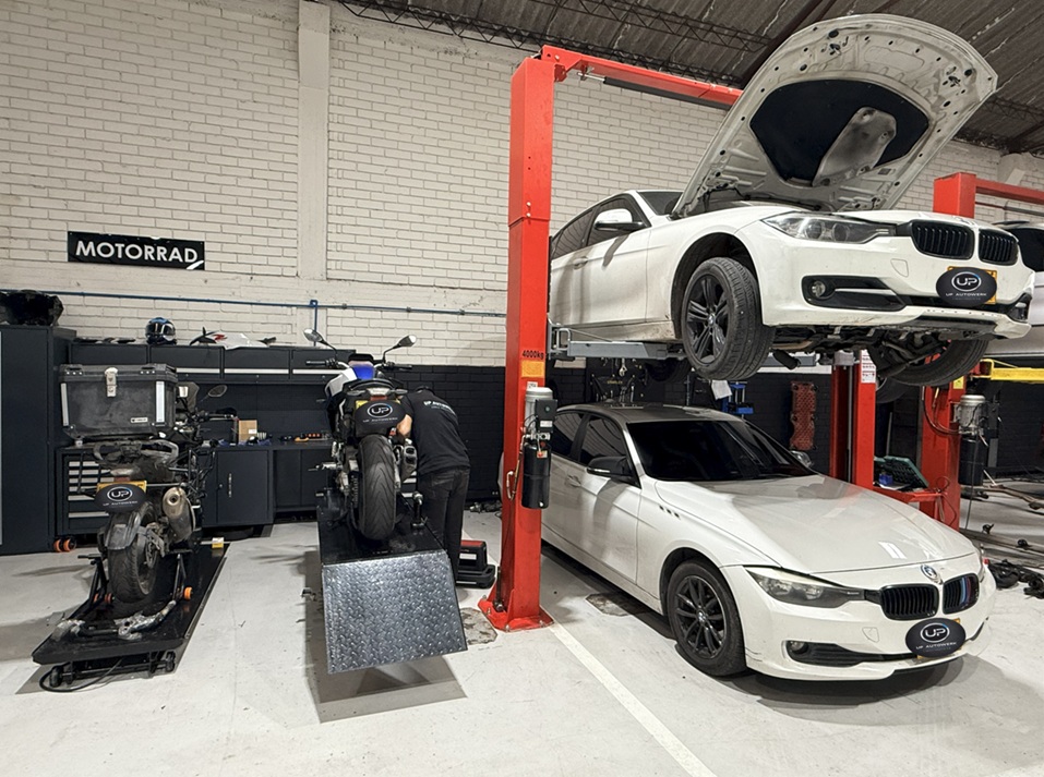 Zona de servicio para vehículos BMW y Motorrad